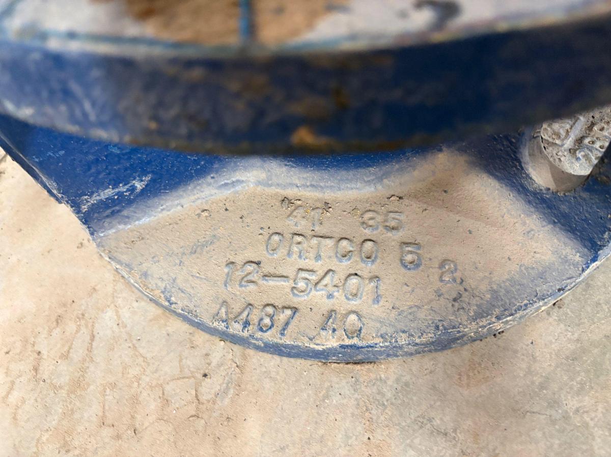 Used Ortco 12-5501 5-1/2” 100-ton slip bowl w/ (2) sets of slips