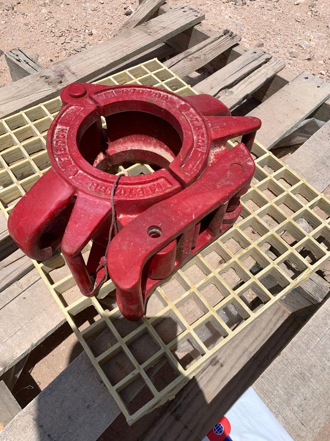 Used 5-1/8 7.5 TON Casing Elevators
