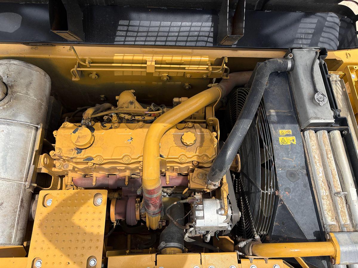 Used CATERPILLAR 324D CRAWLER EXCAVATOR