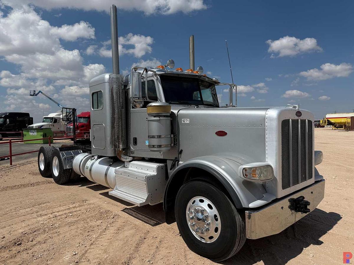 Used 2013 PETERBILT 388 T/A SLEEPER HAUL TRUCK