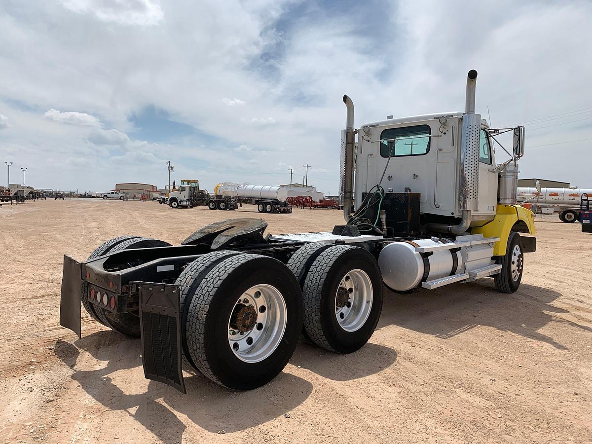 Used 2019 WESTERN STAR 4900 SB T/A DAYCAB HAUL TRUCK