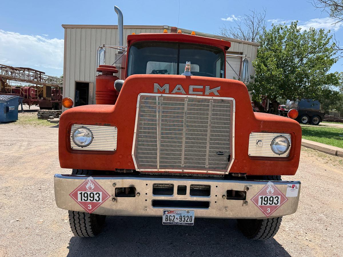 Used 1986 MACK R686ST T/A 60-BBL TRANSPORT TANK TRUCK