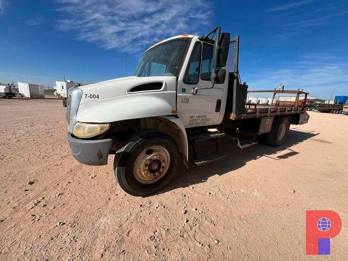 Used 2007 INTERNATIONAL  DURASTAR 4200 S/A DAYCAB FLATBED TRUCK (INOPERABLE)