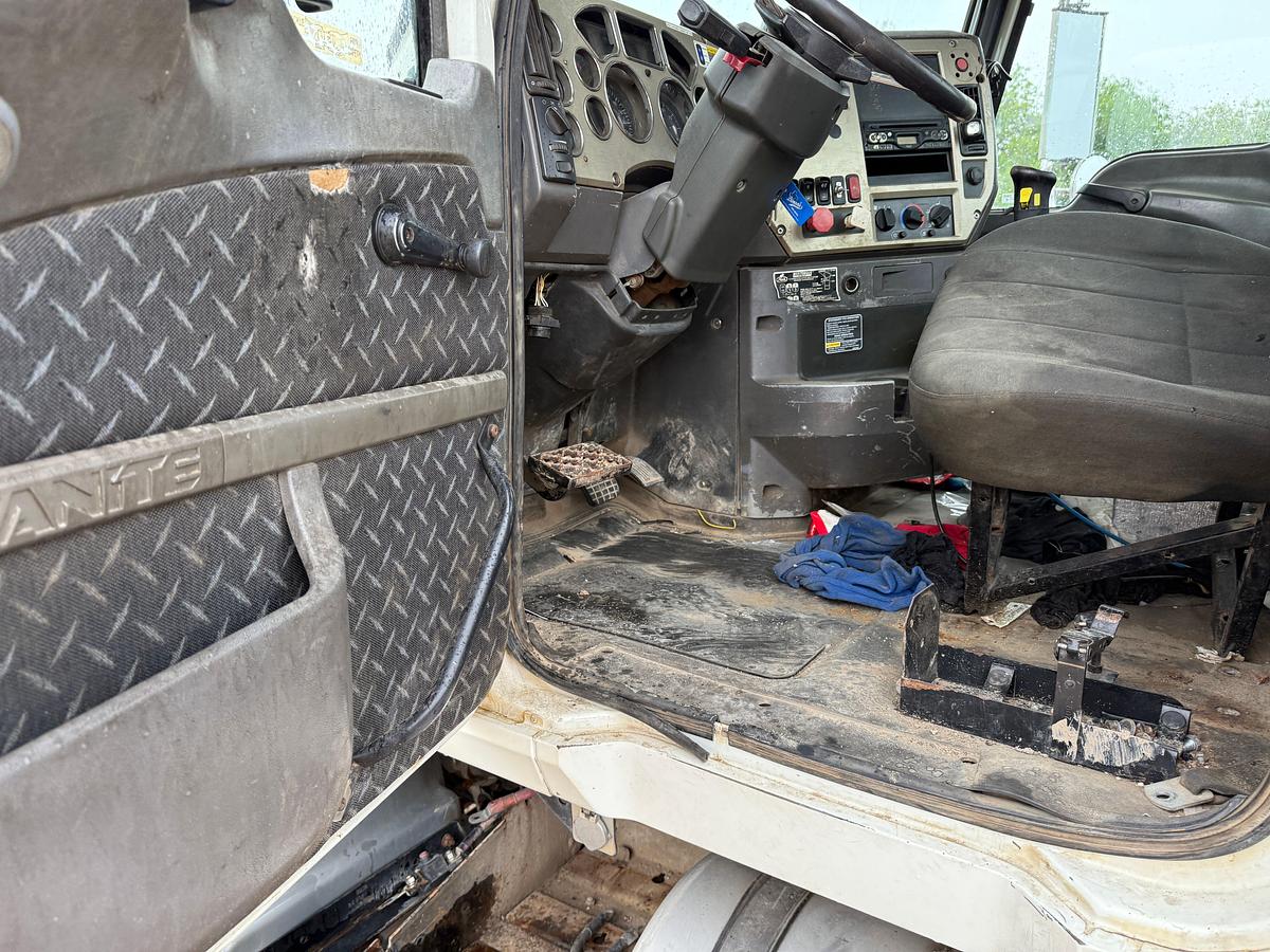 Used 2009 MACK GRANITE GU713 T/A CAB & CHASSIS (INOPERABLE)