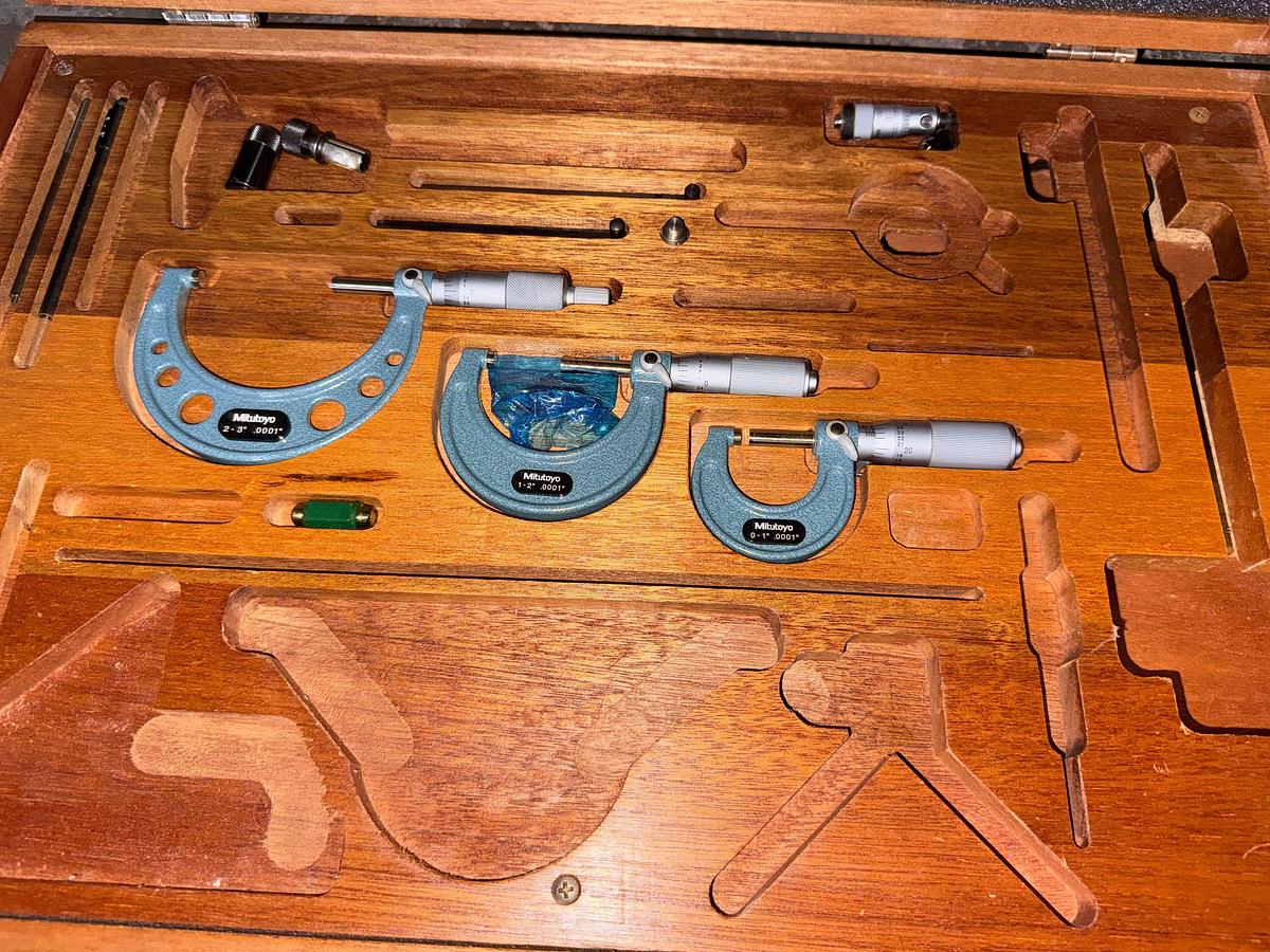 Used SECTION W/ (16) MITUTOYO & CHAUN OD DIAL MICROMETERS