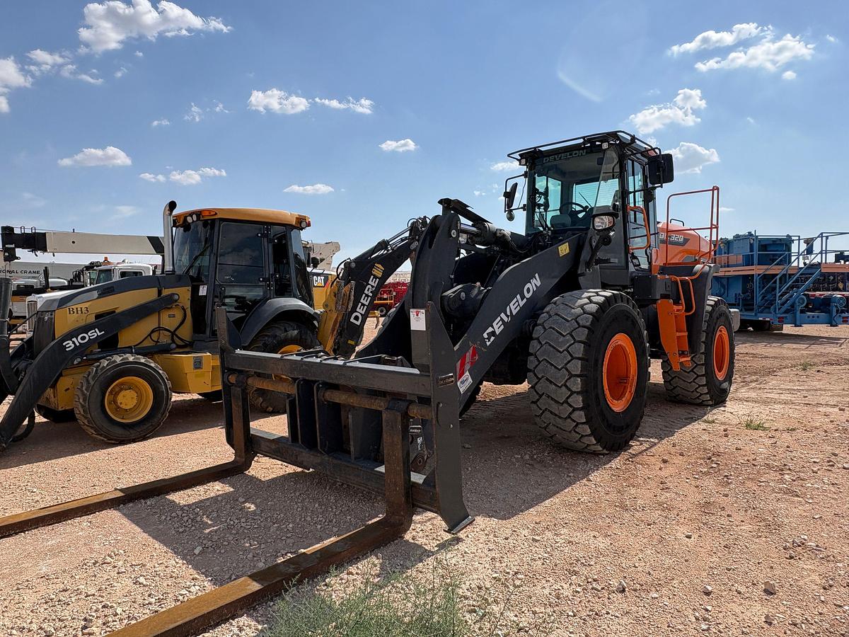 Used DEVELON DL320-7 WHEEL LOADER