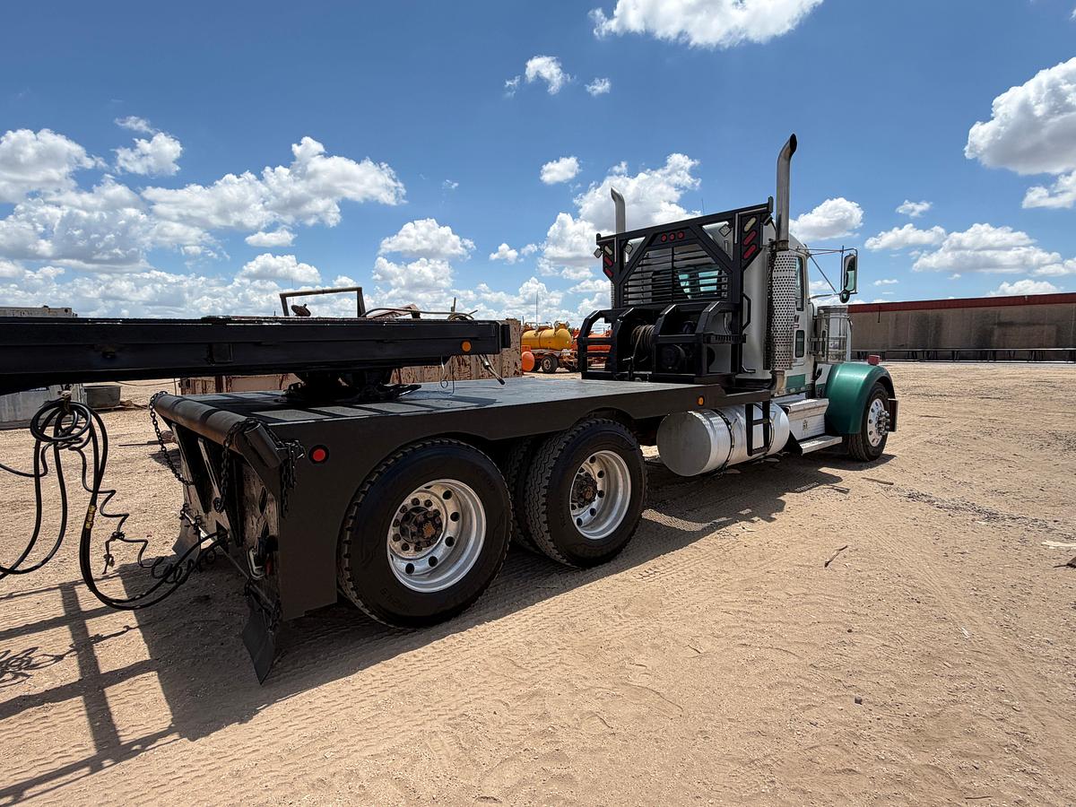 Used 2007 KENWORTH W900 T/A DAYCAB WINCH BED TRUCK