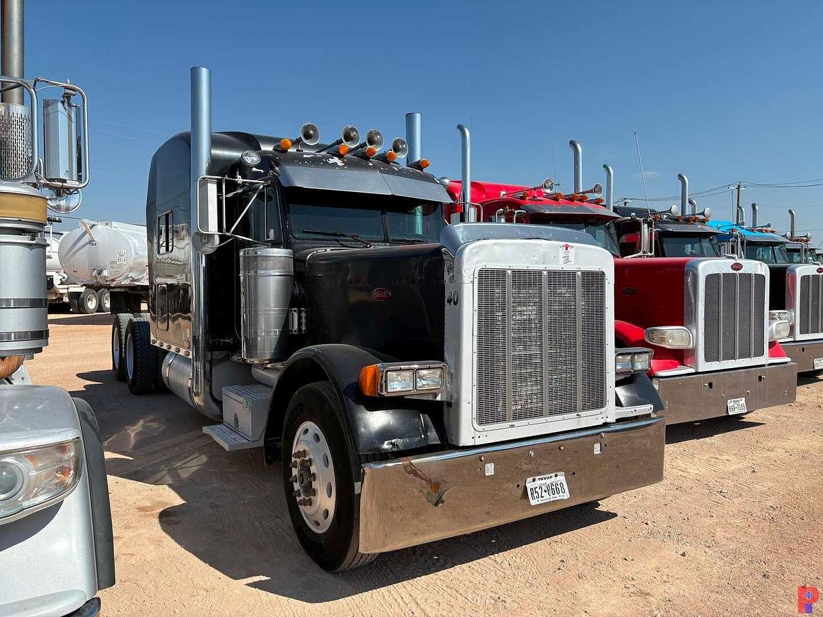 Used 2002 PETERBILT 379 EXT HOOD T/A 68” SLEEPER TRUCK