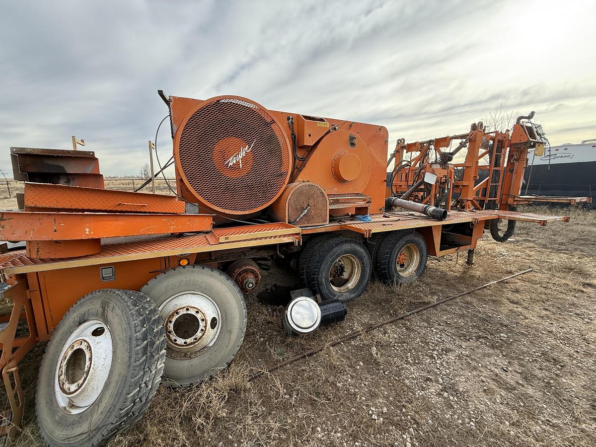 Used TAYLOR DD260HD 5-AXLE WELL SERVICE RIG CHASSIS F/ PARTS ONLY