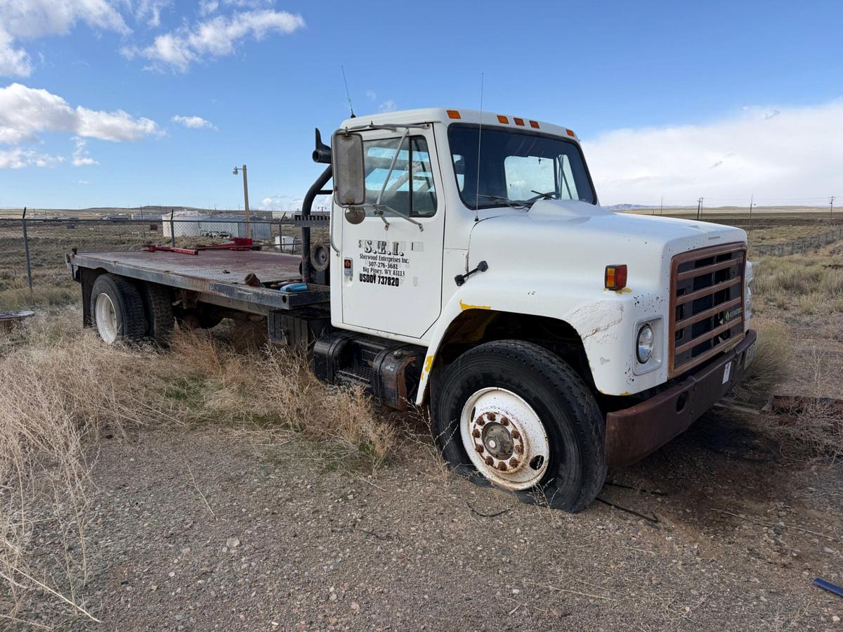 Used 1988 INTERNATIONAL 1954 S/A WINCH TRUCK
