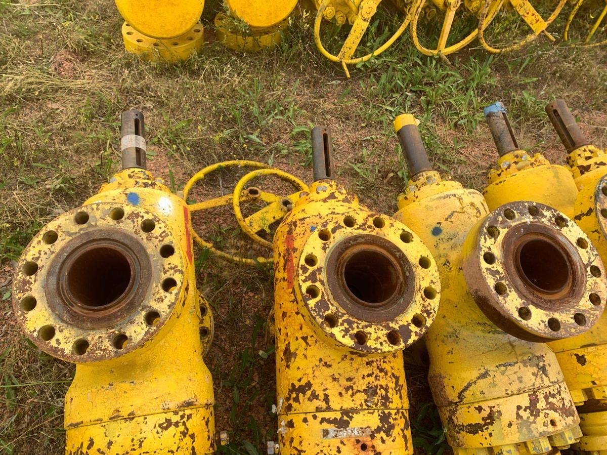 Used (14) 4-1/16 10k Hydraulic Gate Valves