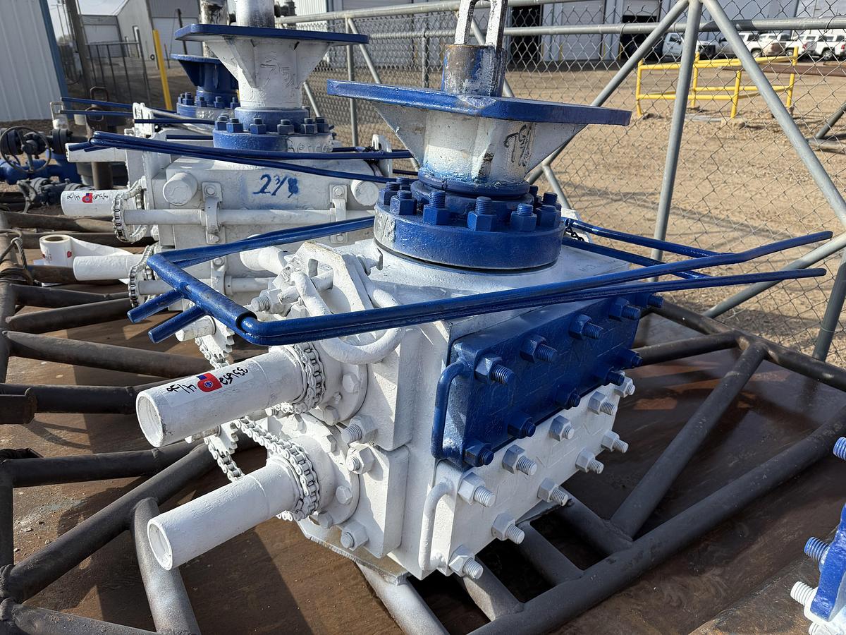 Used 7-1/16 TOWNSEND 3M 2-7/8 DBL MANUAL BLOWOUT PREVENTER