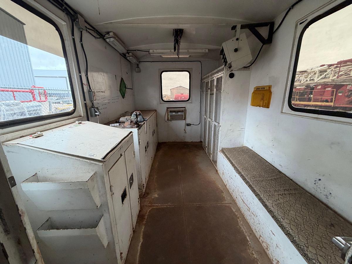 Used 35x8.5x9H SKIDDED DOG HOUSE