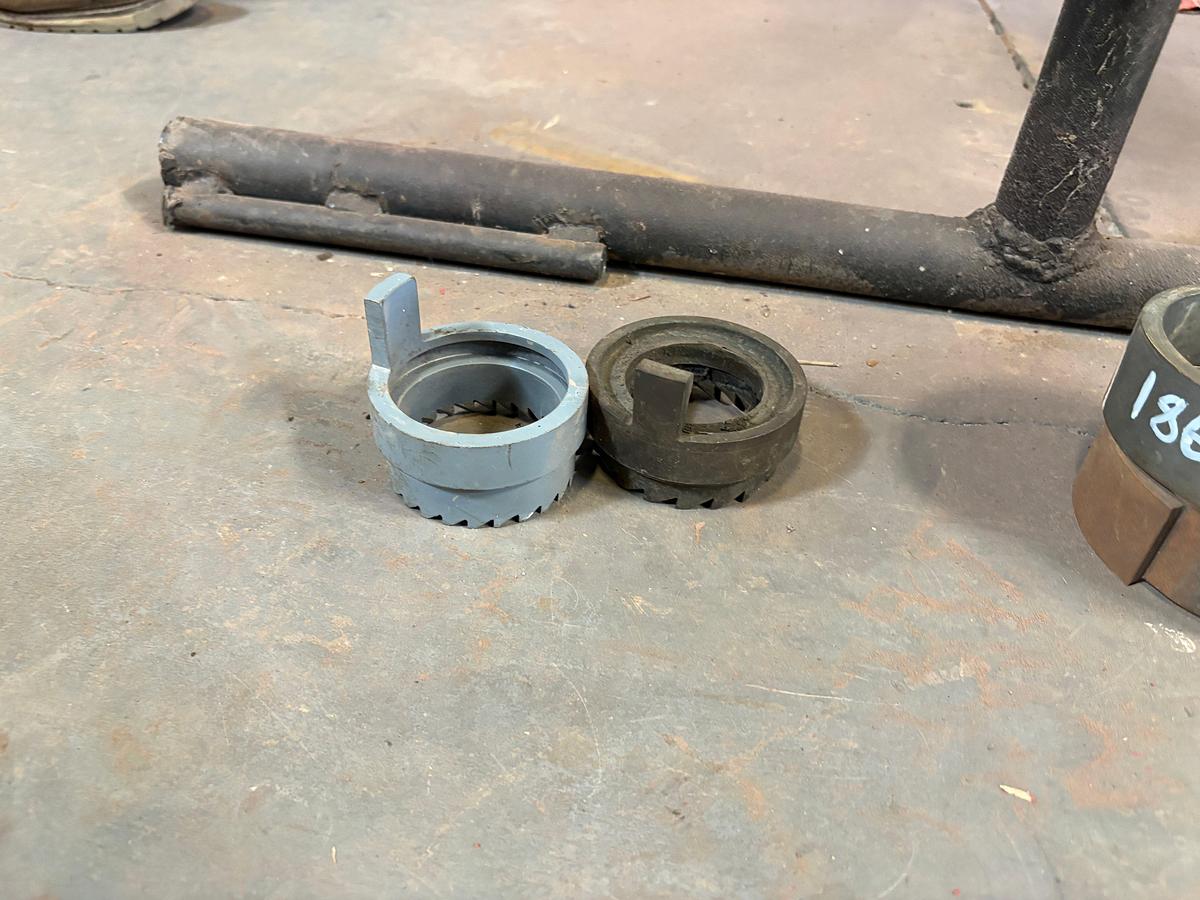 Used (2x$) GR6550 mill controls