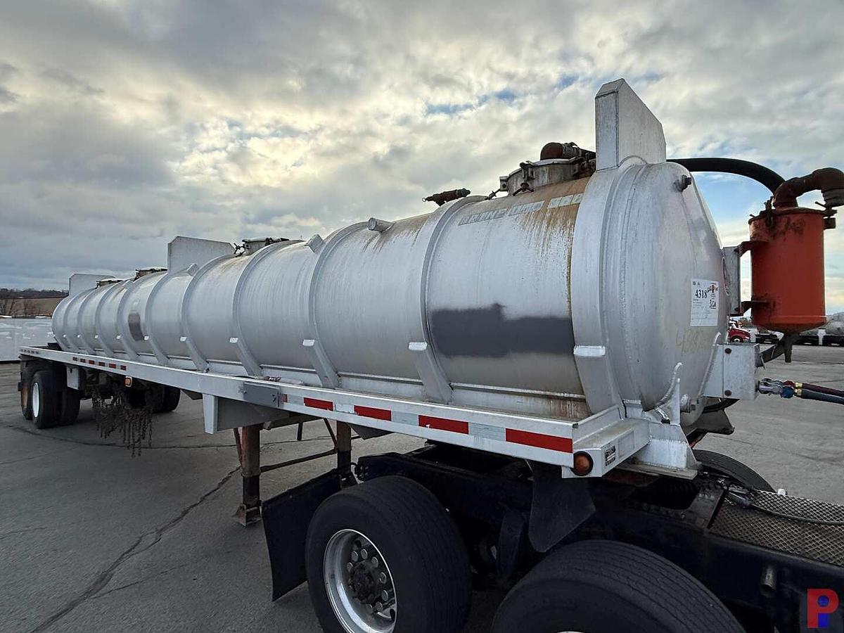 Used 2012 DRAGON 120 BBL ALUMINUM T/A VACUUM TRAILER