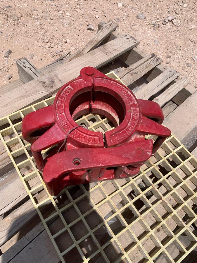 Used 5-1/8 7.5 TON Casing Elevators