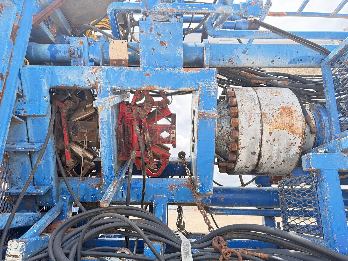Used Pro Fab Snubbing Unit mtd on 2007 Peterbilt 357 3-axle daycab truck