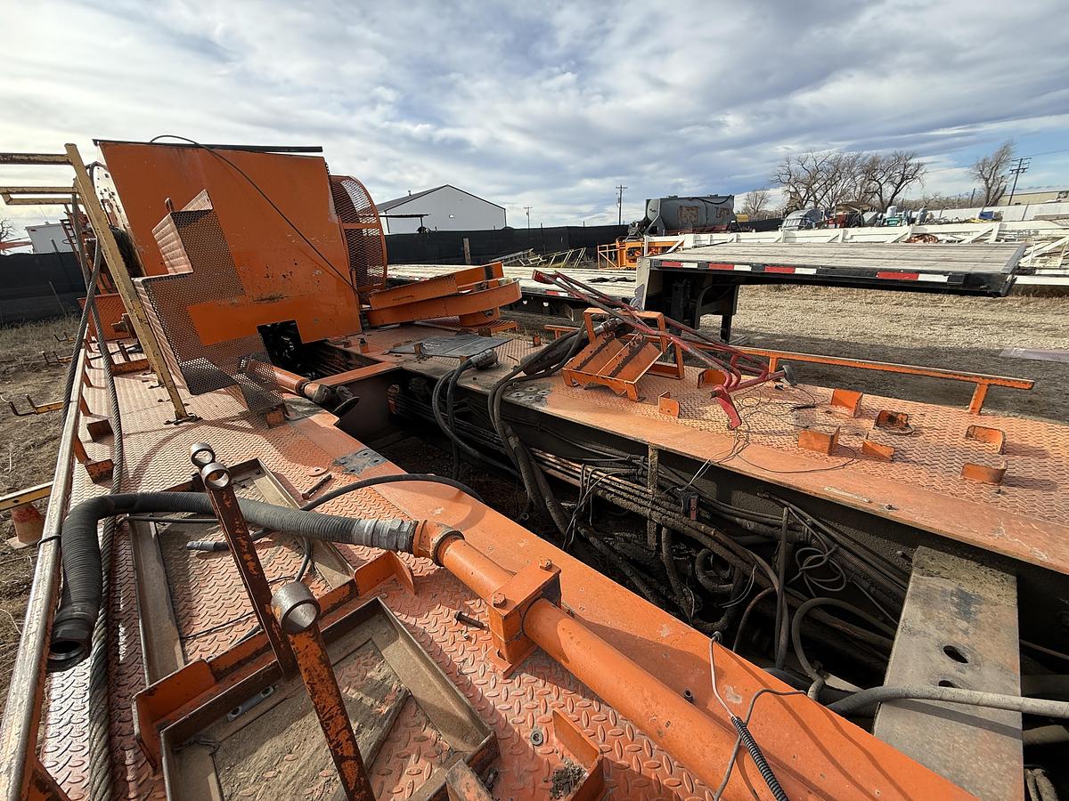 Used TAYLOR DD260HD 5-AXLE WELL SERVICE RIG CHASSIS F/ PARTS ONLY