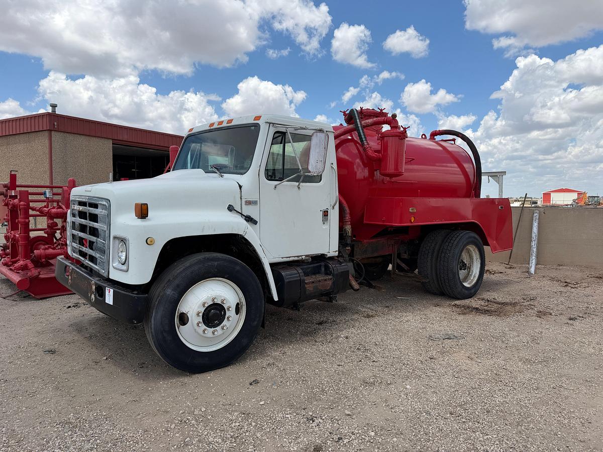 Used 1987 INTERNATIONAL 1954 S/A DAYCAB VACUUM TRUCK