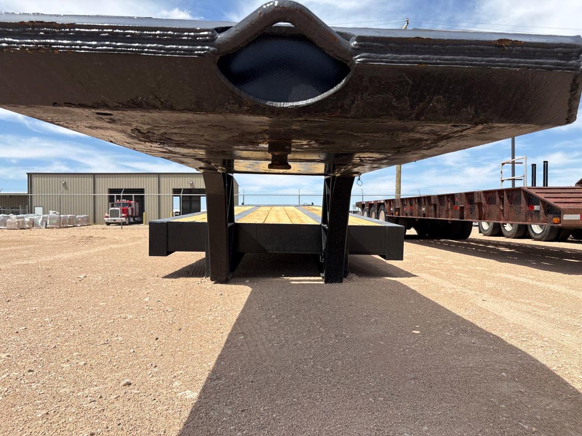 Used 2006 NUTTALL 40' X 102" 55-TON 3-AXLE NARROW NECK LOWBOY