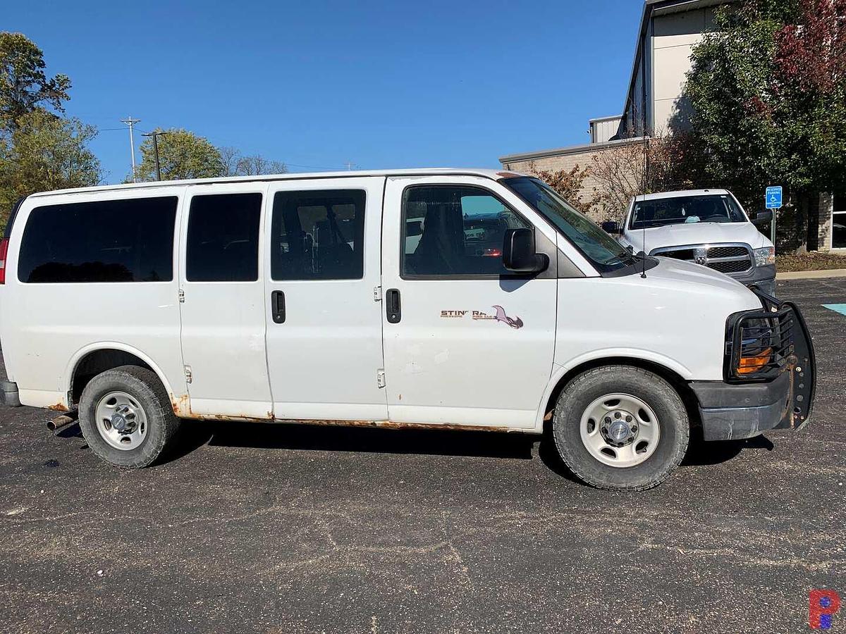 Used 2013 CHEVROLET EXPRESS PASSENGER VAN