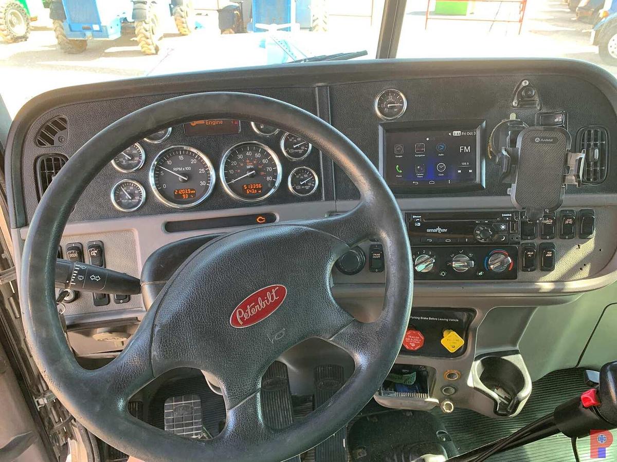 Used 2019 PETERBILT 389  EXT HOOD 68” SLEEPER TRUCK