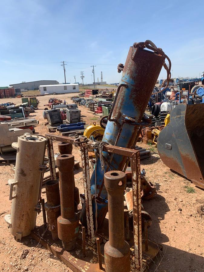 Used Rack w/ 4 Junk Subs ms 2 Mud buckets