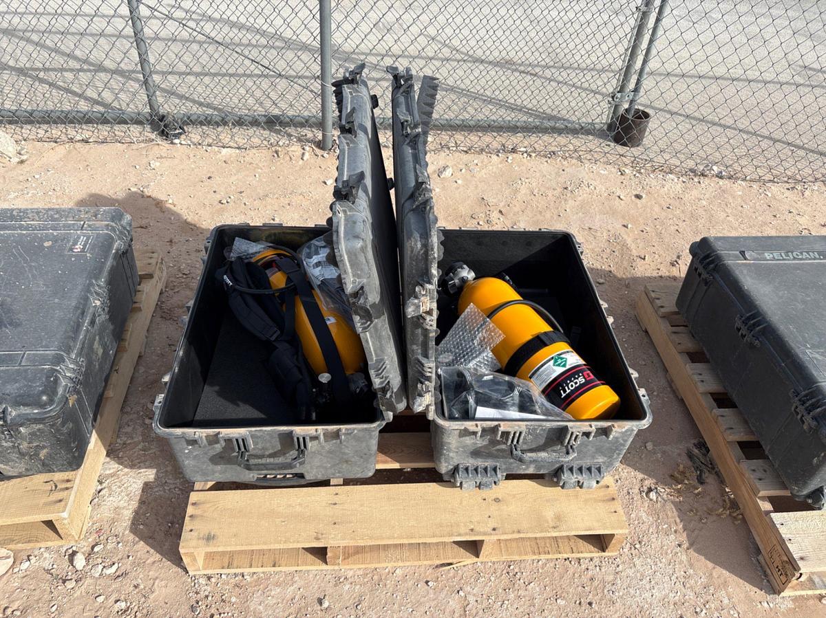 Used (2) UNUSED SCOTT SAFETY SCBA UNITS W/ PELICAN CASES