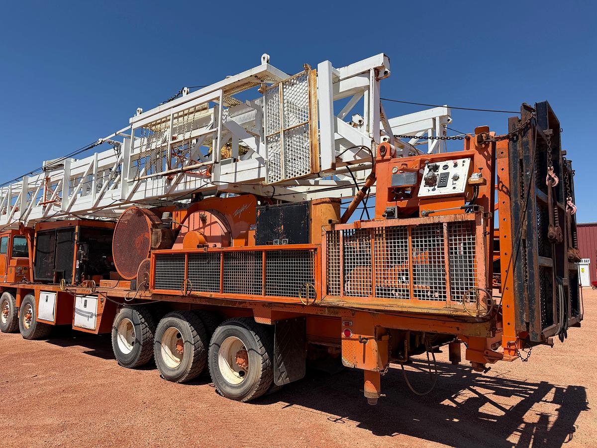 Used 2006 TAYLOR C500 DD 104'-250K 5-AXLE WELL SERVICE WORKOVER RIG