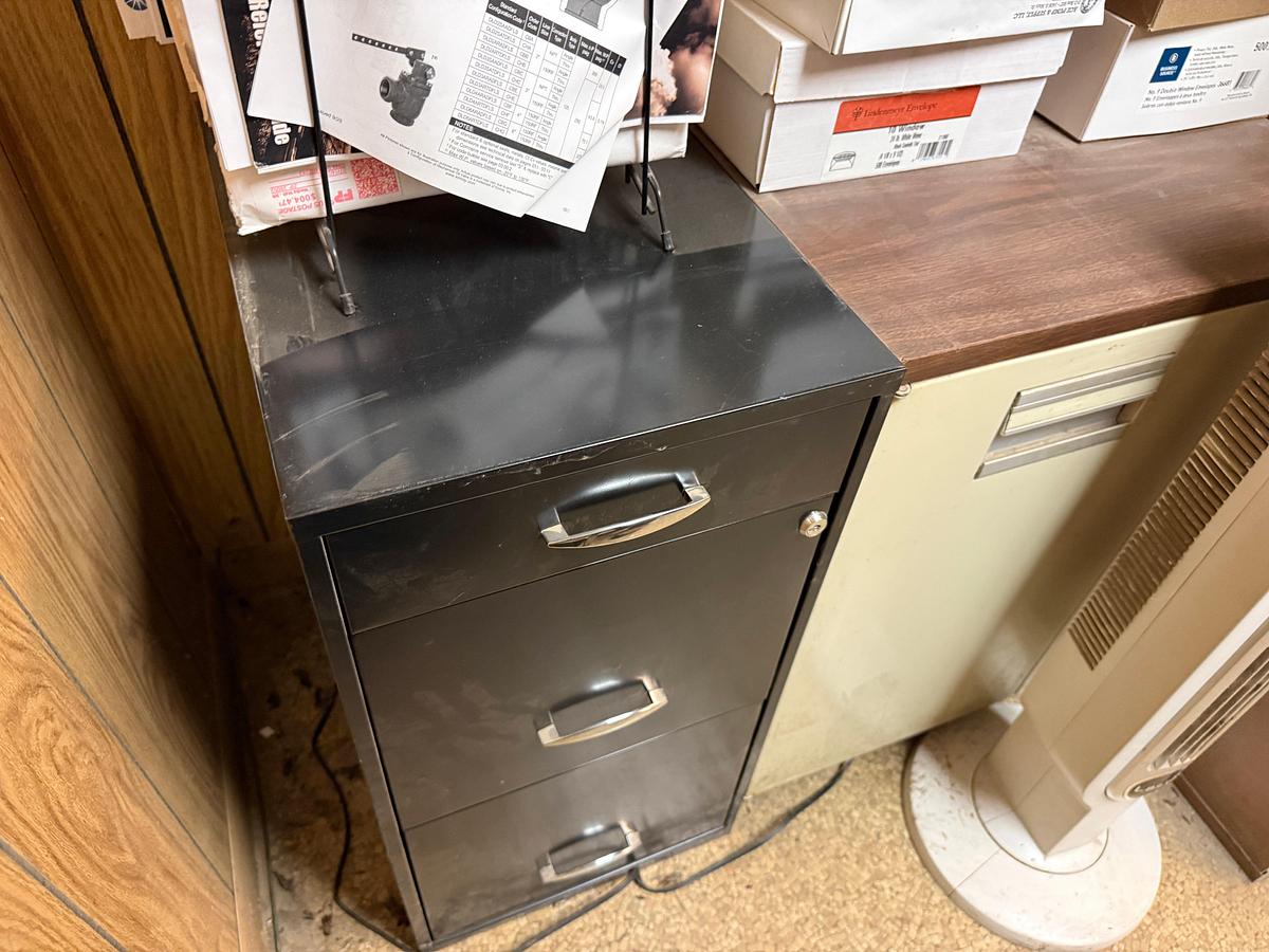 Used 5’ x 5’ L-SHAPE WOOD DESK, (1) 5’x2’ TABLE,CHAIR, & (2) SMALL FILING CABINETS