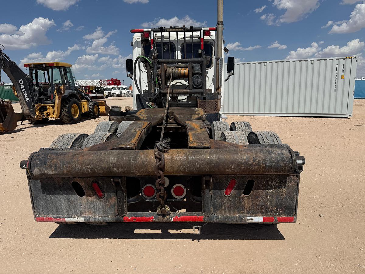 Used 2009 FREIGHTLINER CASCADIA T/A DAYCAB WINCH TRUCK