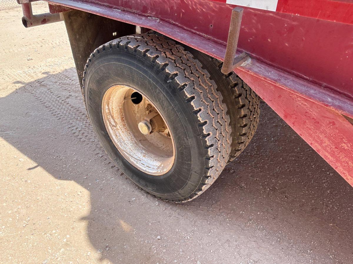 Used 4-pod s/a  dry bulk tank trailer