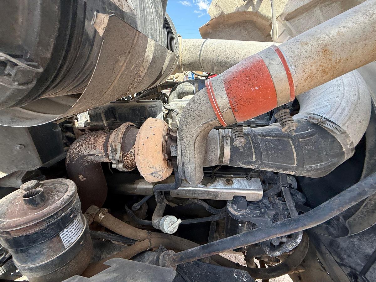 Used 2006 MACK CV713 T/A DAYCAB KILL TRUCK