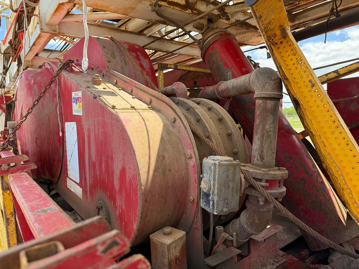 Used 2008 LOADCRAFT 550 DD 96’-225K 5-AXLE WELL SERVICE WORKOVER RIG