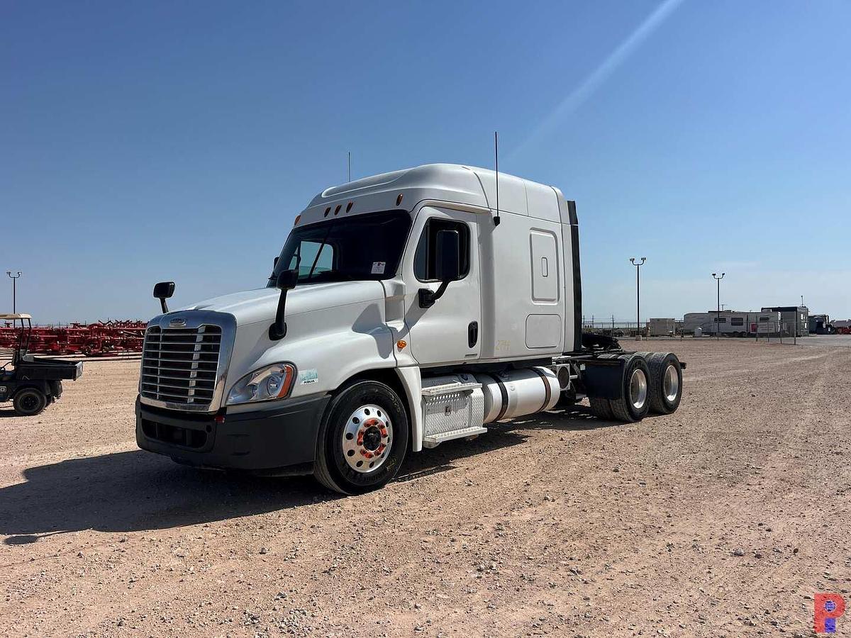 Used 2012 FREIGHTLINER CASCADIA 125064ST T/A 60” SLEEPER TRUCK