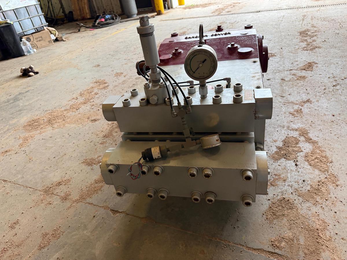 Used (UNUSED) GARDNER DENVER MODEL TY-375S 10K WP TRIPLEX PUMP