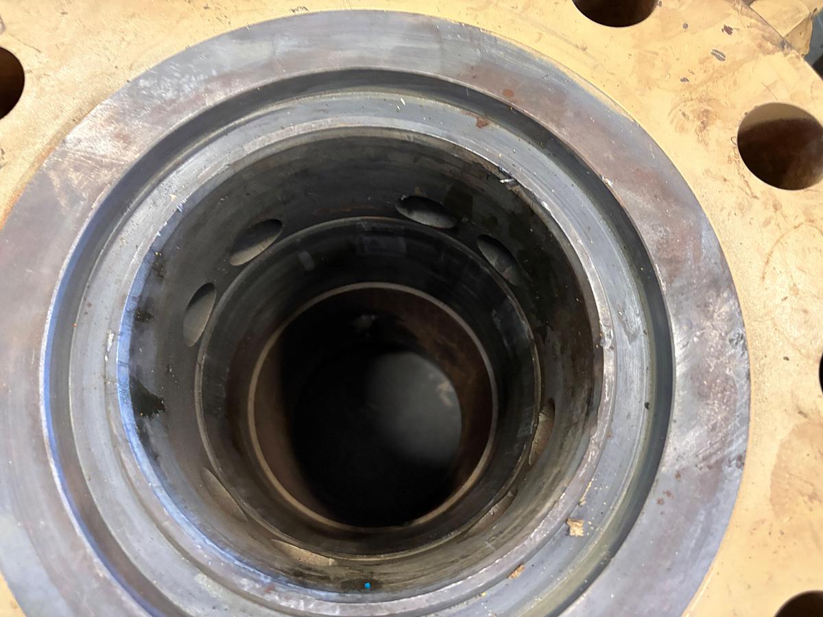 Used (1) Braden tubing head & (1) casing head w/ baseplate