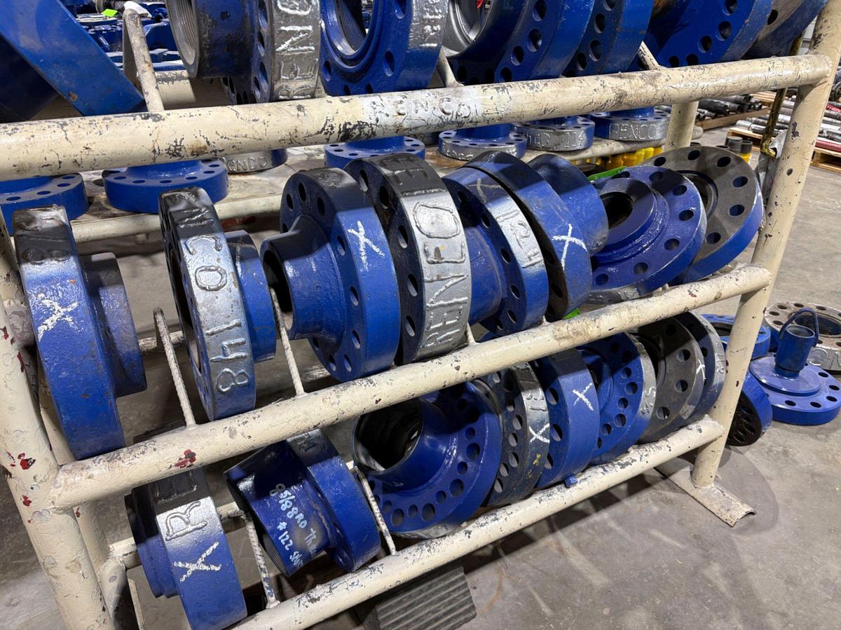 Used (8x$) assorted wellhead flanges