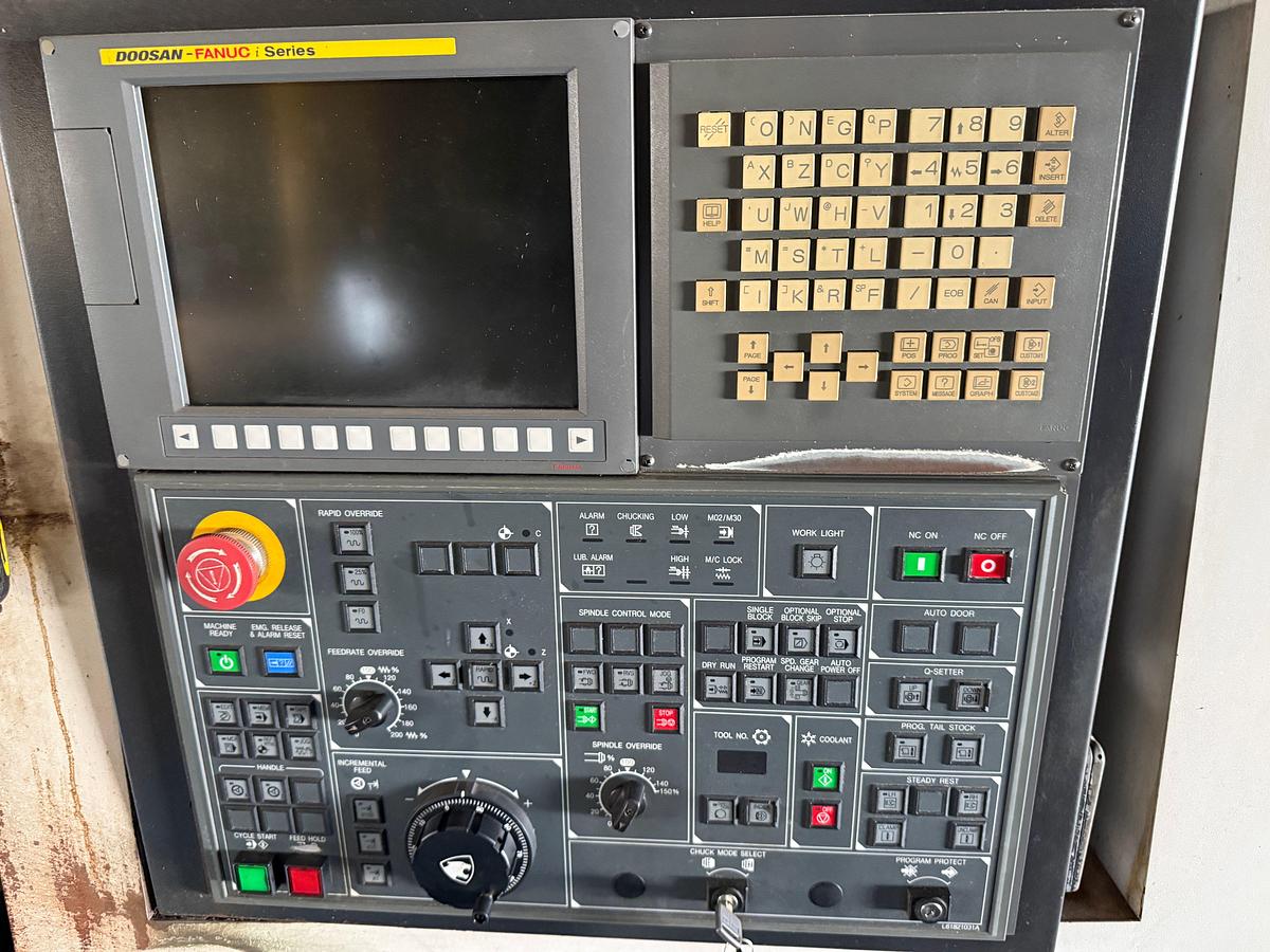 Used 2011 DOOSAN PUMA 480 CNC LATHE