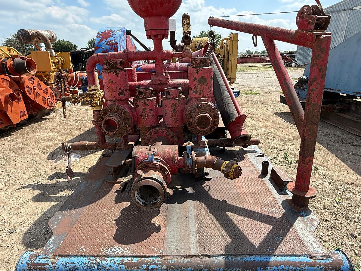 Used OILWELL 7-1/4”x14” DUPLEX MUD PUMP P/B CAT D353