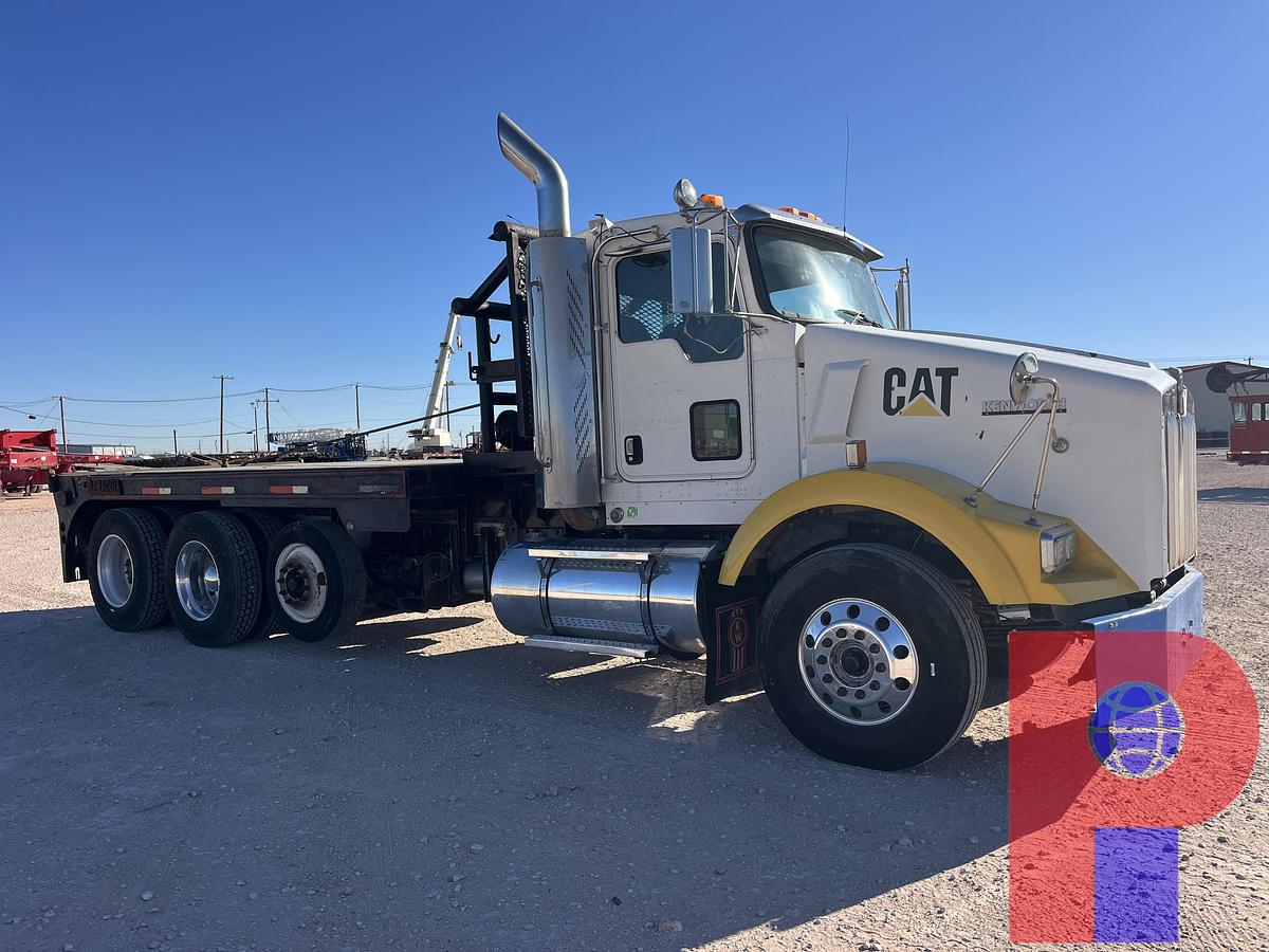 Used 2005 KENWORTH T800 T/A DAYCAB SLICKBACK WINCH TRUCK
