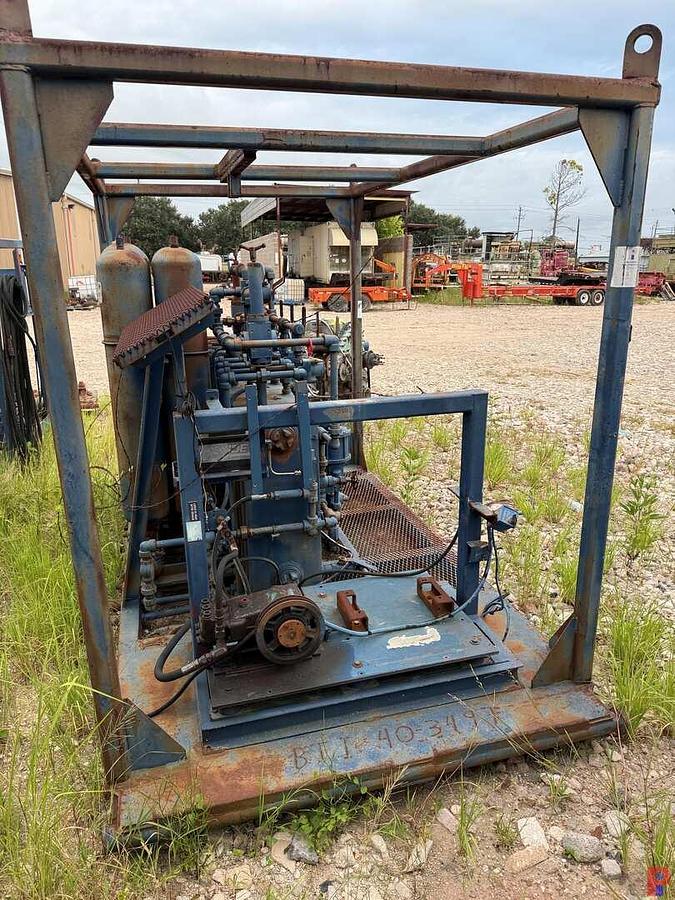 Used KOOMEY TYPE ‘80 8-BOTTLE 5-STATION SKIDDED ACCUMULATOR CLOSING UNIT