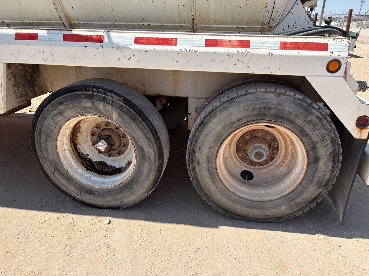 Used 2005 DRAGON 130 BBL T/A FLUID HAUL TRAILER