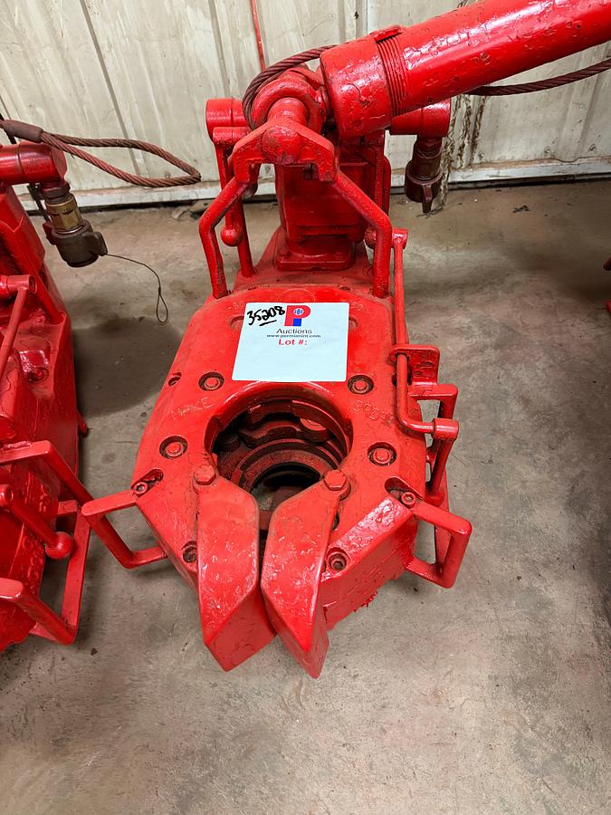 Used OIL COUNTRY M-50 HYDRAULIC ROD TONG W/ BACK-UP