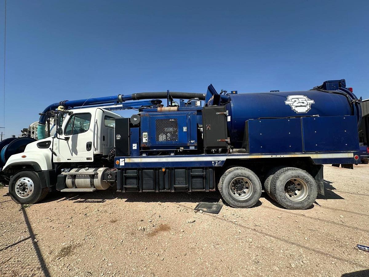 Used 2012 Frieghtliner Hydro Vac Truck