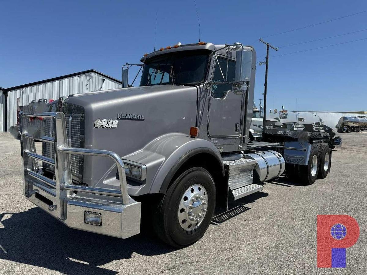 Used 2013 KENWORTH T800