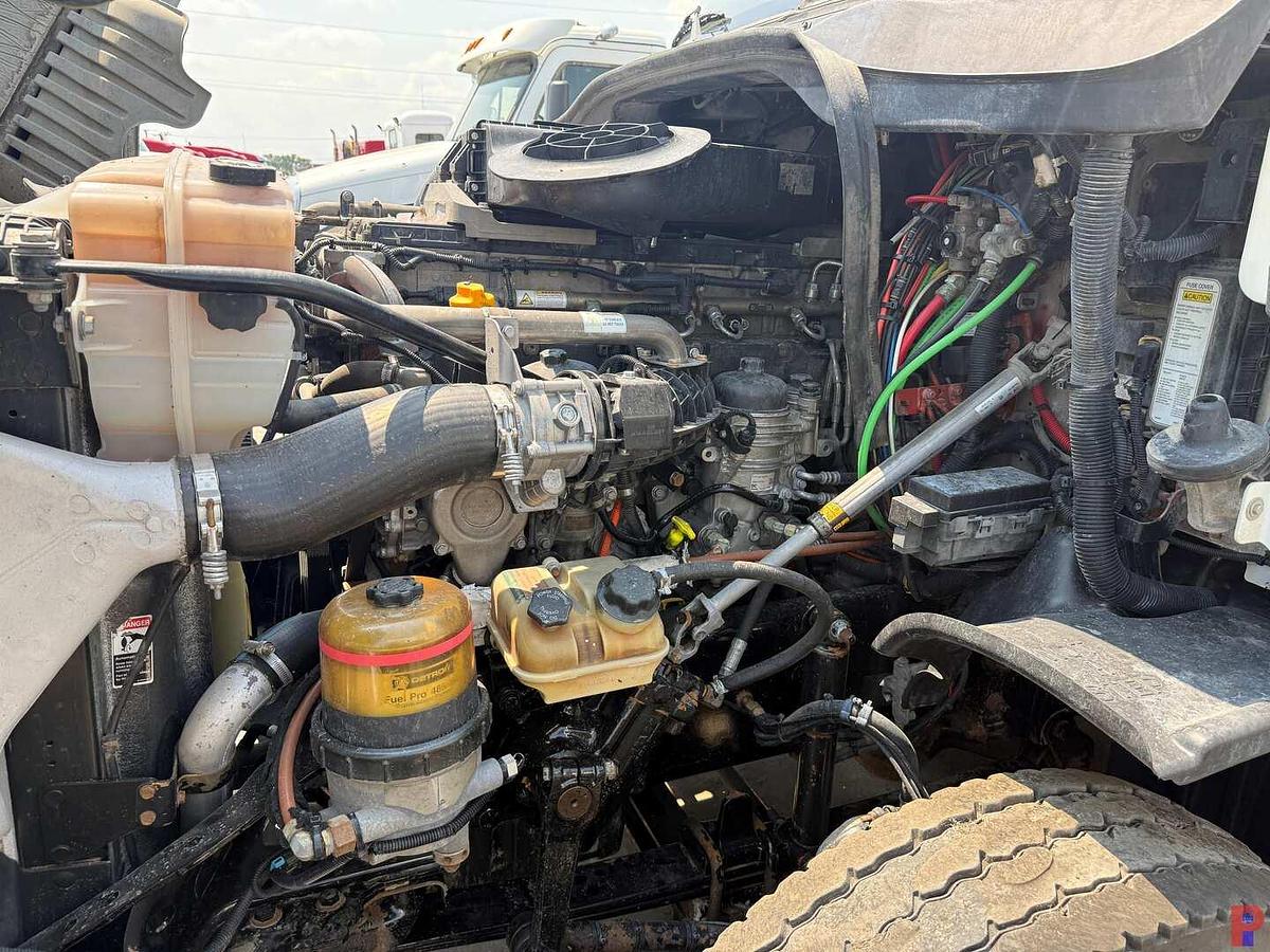 Used 2018 FREIGHTLINER CASCADIA TRI AXLE DAY CAB TRUCK TRACTOR