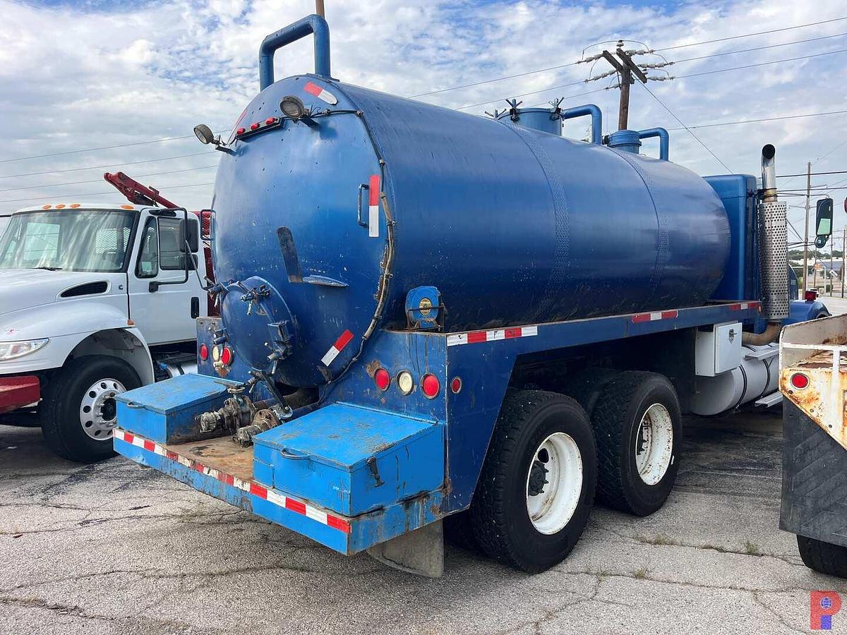 Used 1997 KENWORTH T800 T/A 80 BBL VACUUM TRUCK