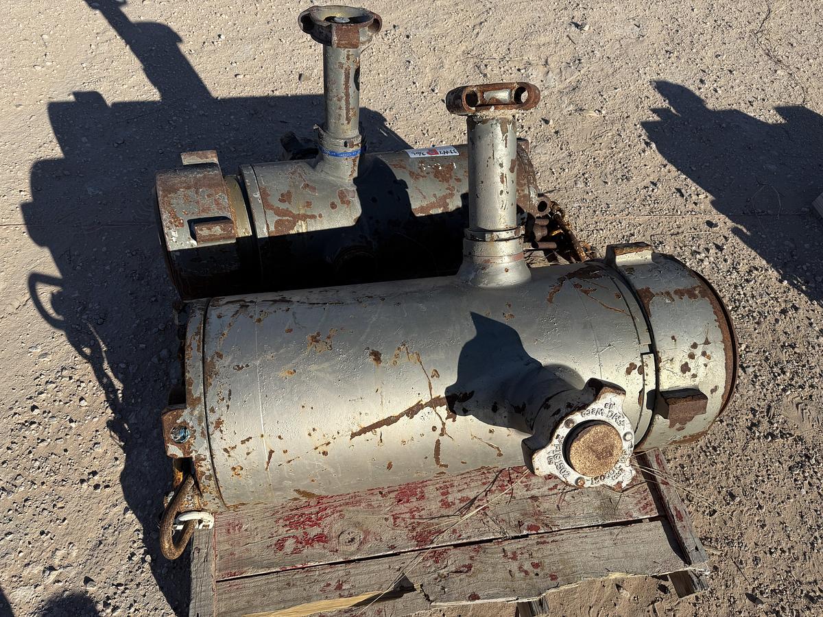 Used (2) MULTI-SIZE SINGLE PLUG CEMENT HEADS