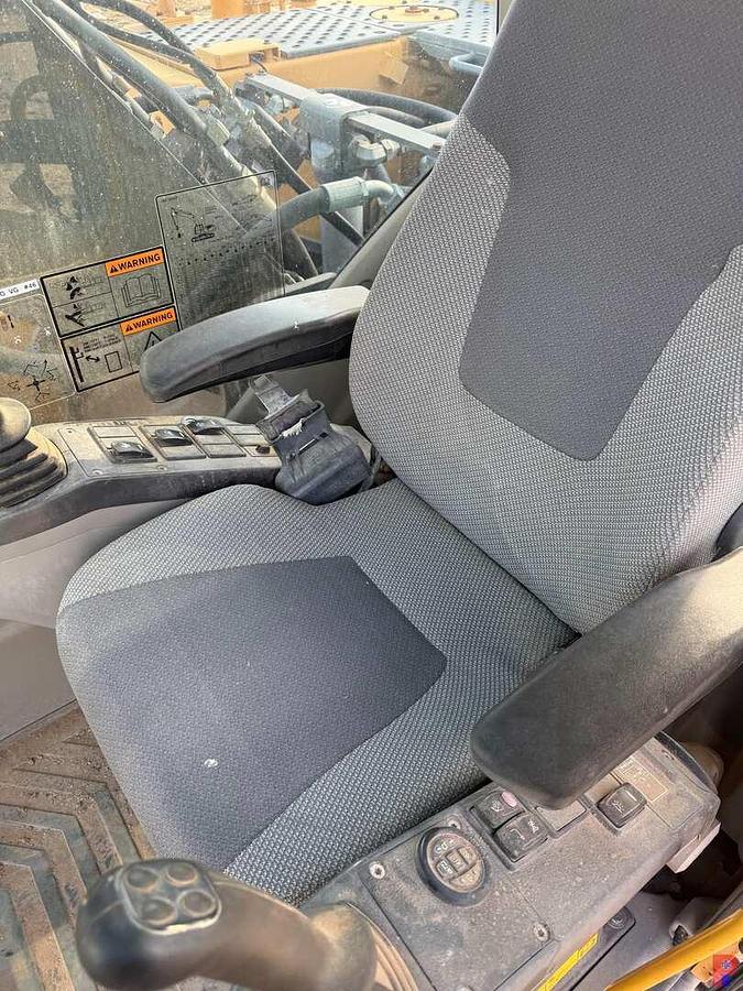 Used 2010 VOLVO EC210CL EXCAVATOR